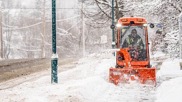 Pedal-operated differential lock